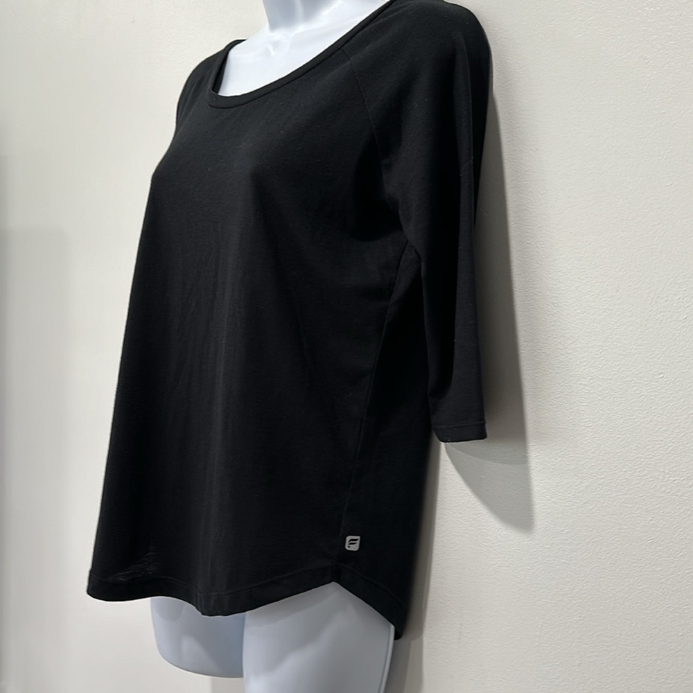 Fabletics scoop neck shirt - Picture 2 of 3
